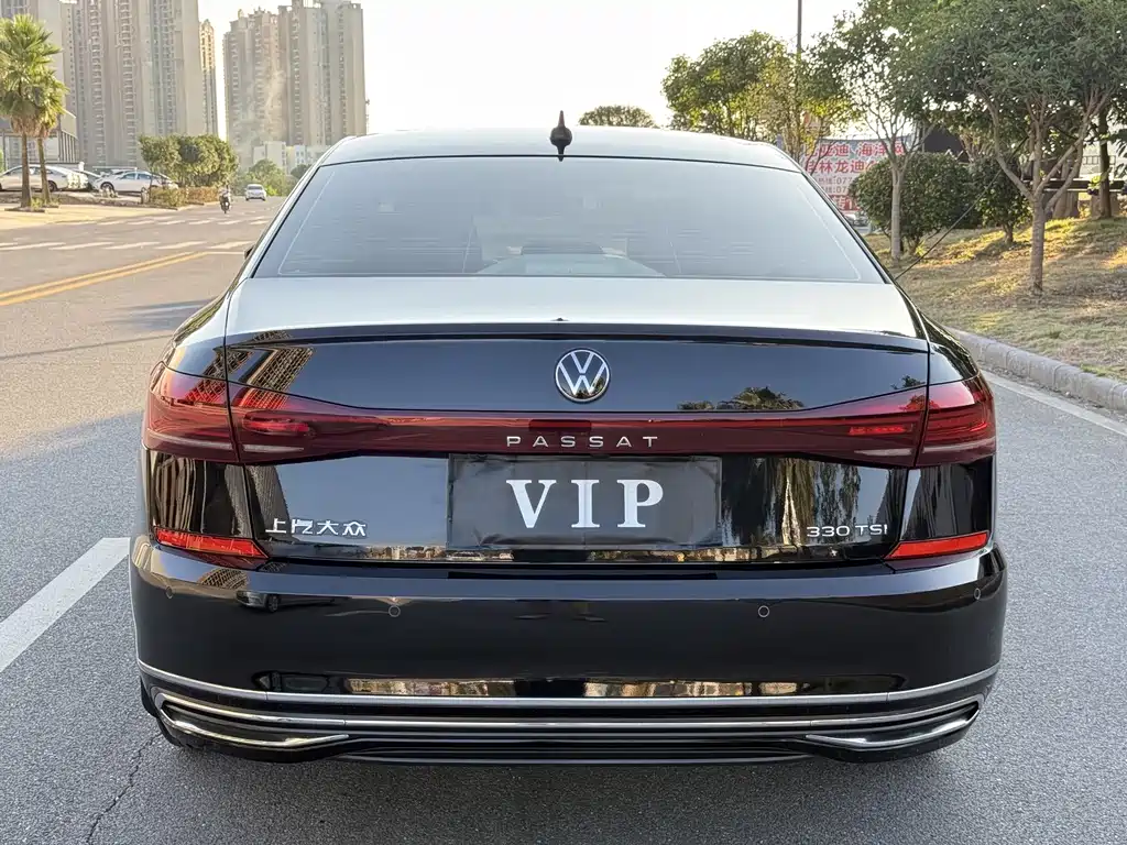 Volkswagen Passat 2023