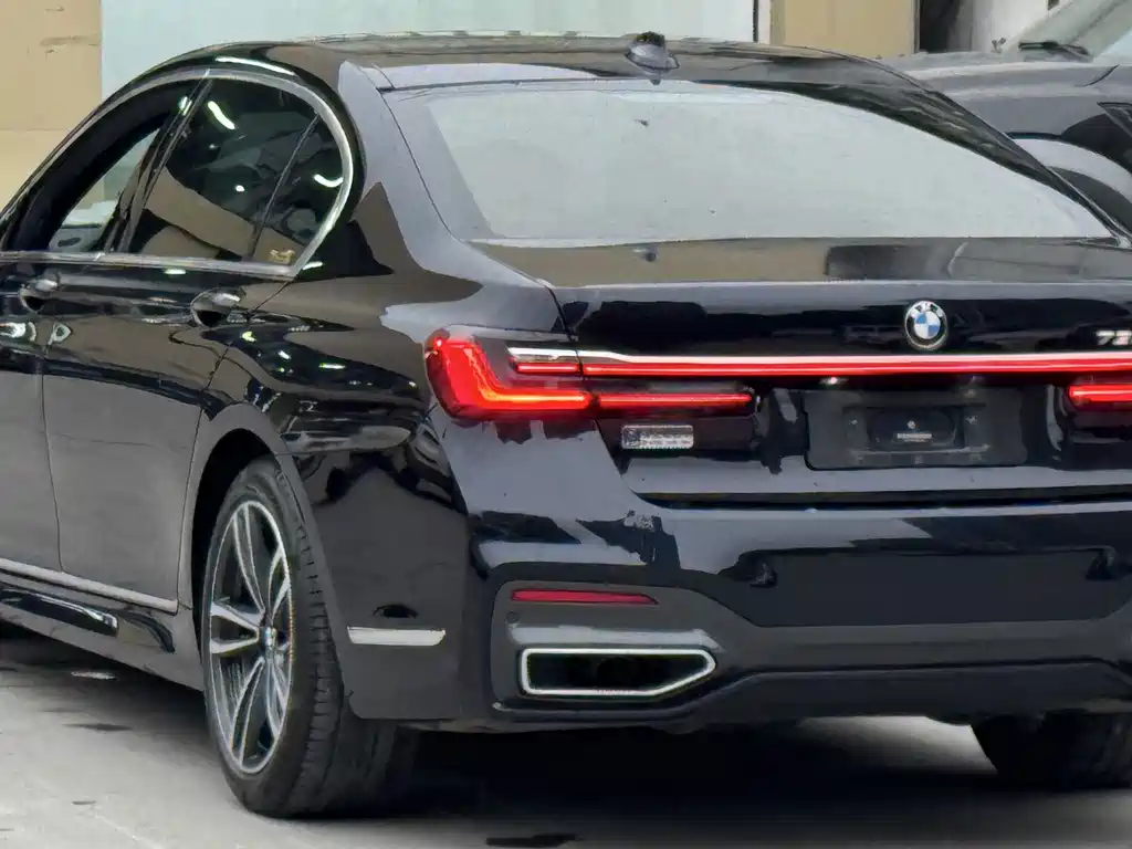 BMW 7 Series 2021 — фото 16