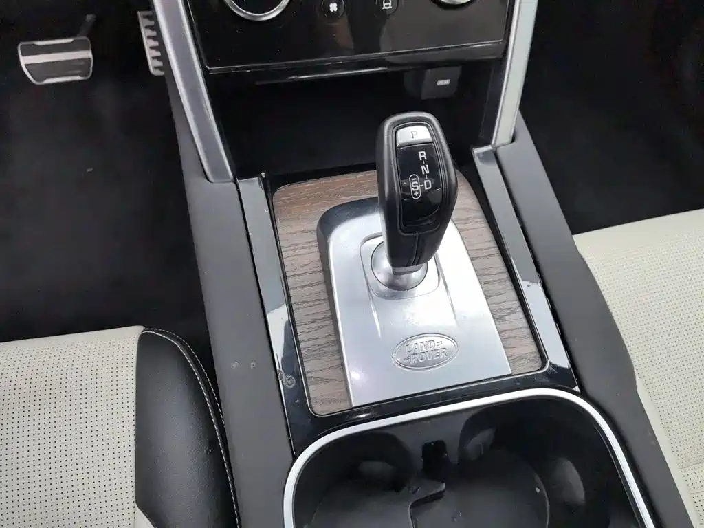 Land Rover Discovery Sport 2022 — фото 13