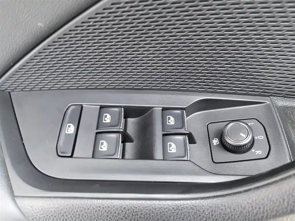 Skoda Octavia 2021 — фото 9