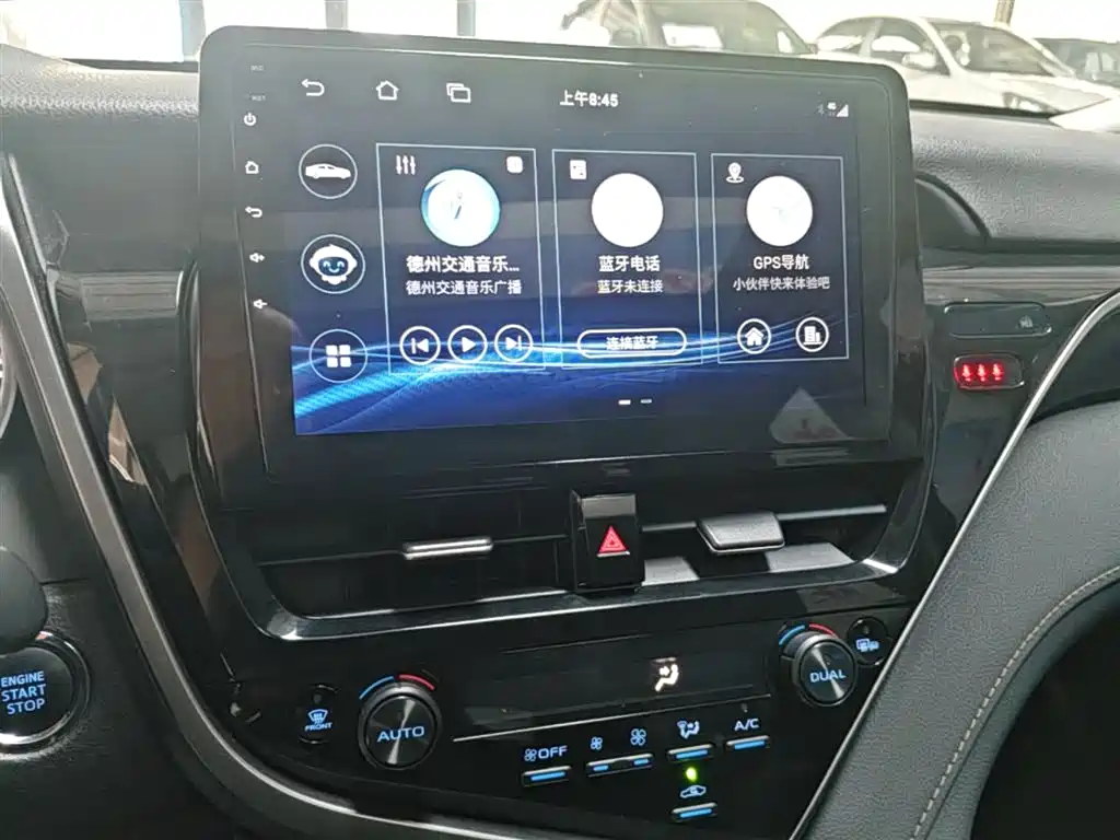 Toyota Camry 2022 — фото 13