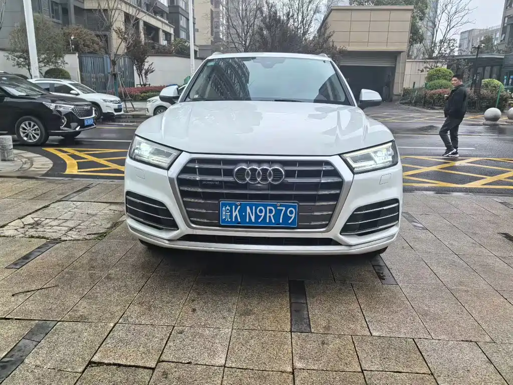 Audi Q5L 2020 — фото 2