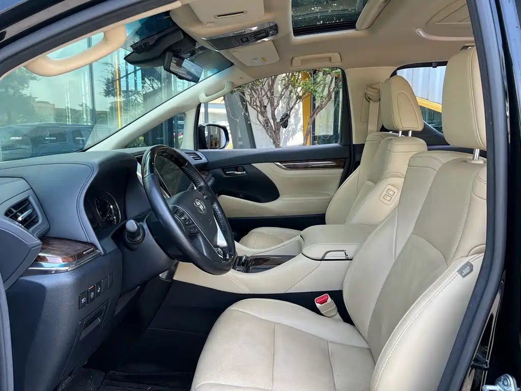 Toyota Alphard 2021 — фото 8