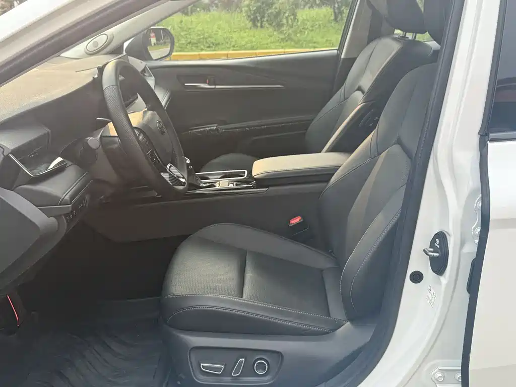 Toyota Camry 2024 — фото 16