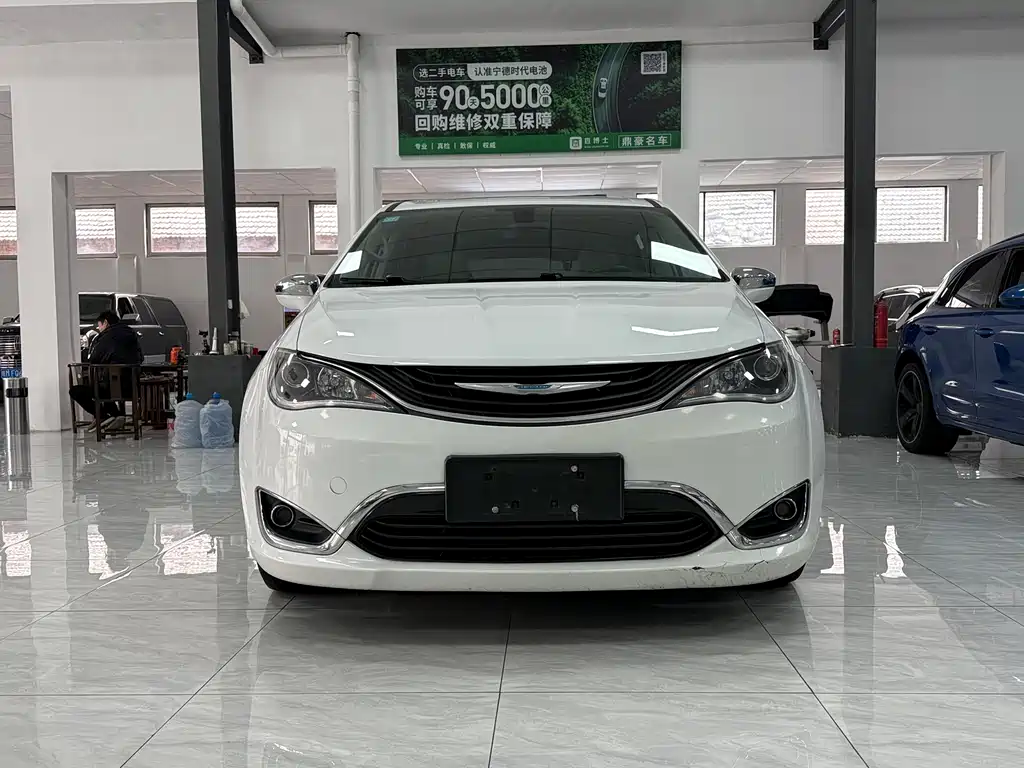 Chrysler Grand Voyager PHEV 2020 — фото 2