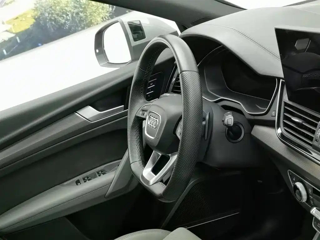 Audi Q5L Sportback 2022 — фото 22