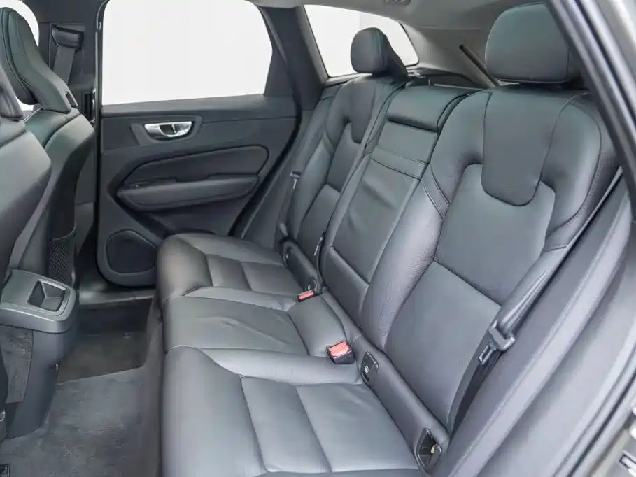 Volvo XC60 2019 — фото 14