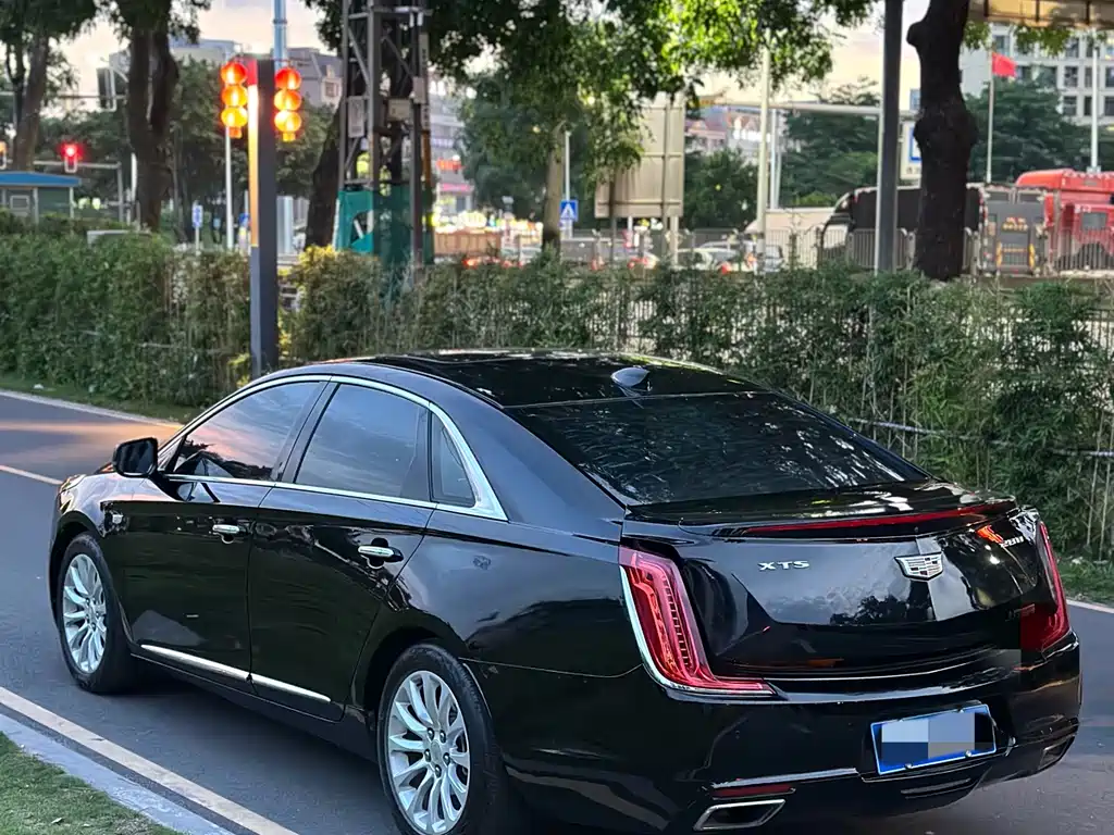 Cadillac XTS 2018 — фото 9