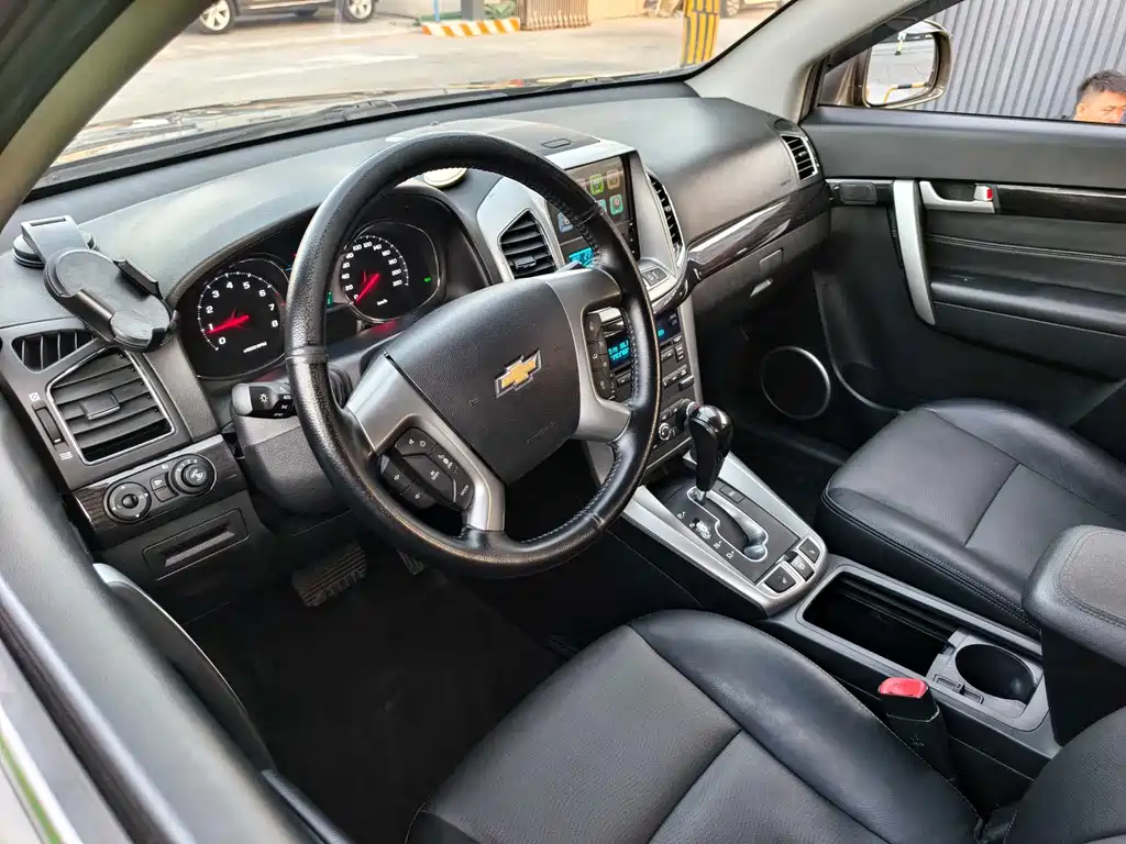 Chevrolet Captiva 2016 — фото 12
