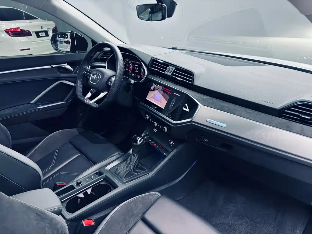 Audi Q3 Sportback 2023 — фото 15
