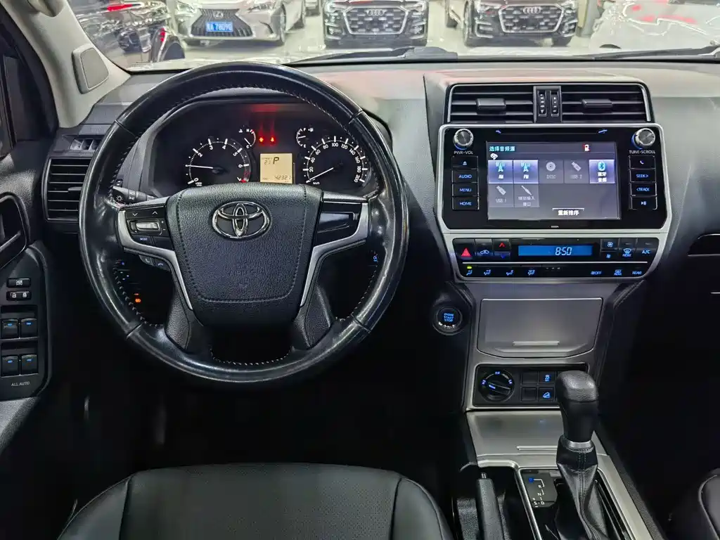 Toyota Prado 2019 — фото 6