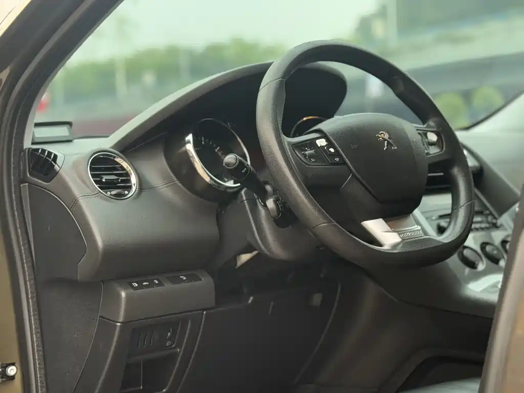 Peugeot 3008 2016 — фото 16