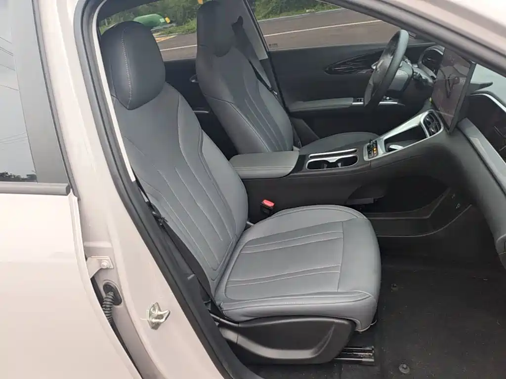 Geely Galaxy Starwish 2026 — фото 25