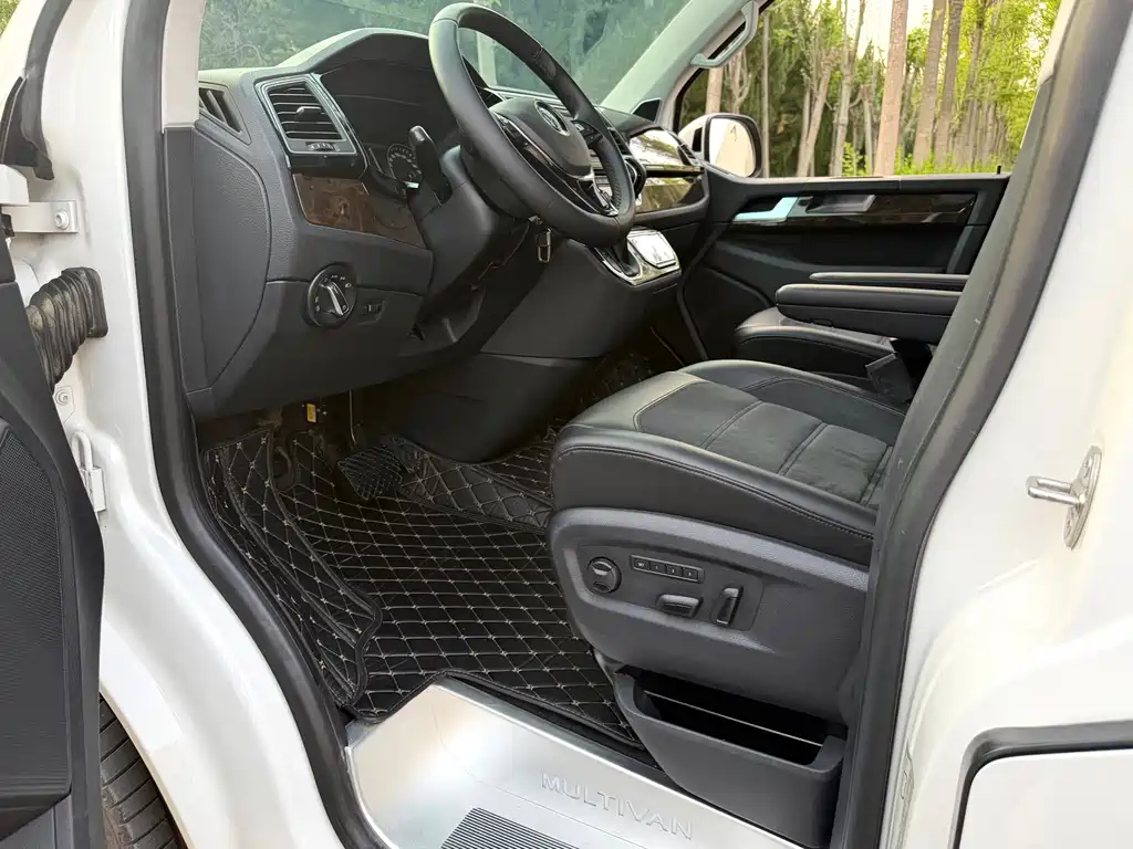 Volkswagen Multivan 2018 — фото 10