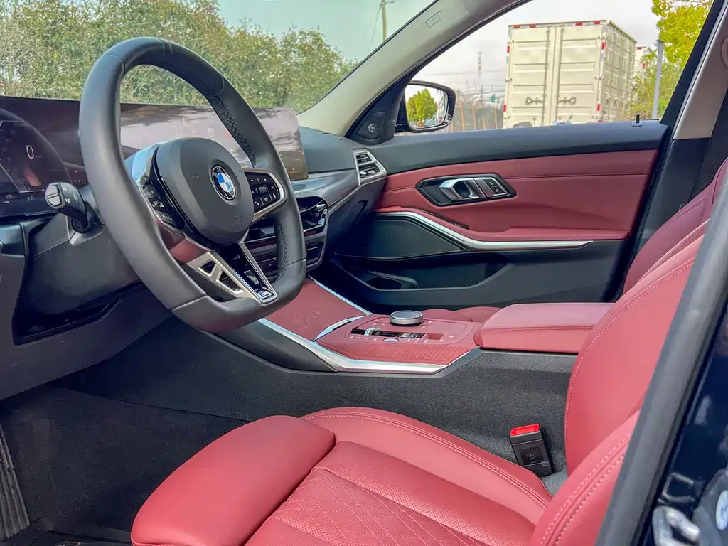 BMW 3 Series 2025 — фото 12