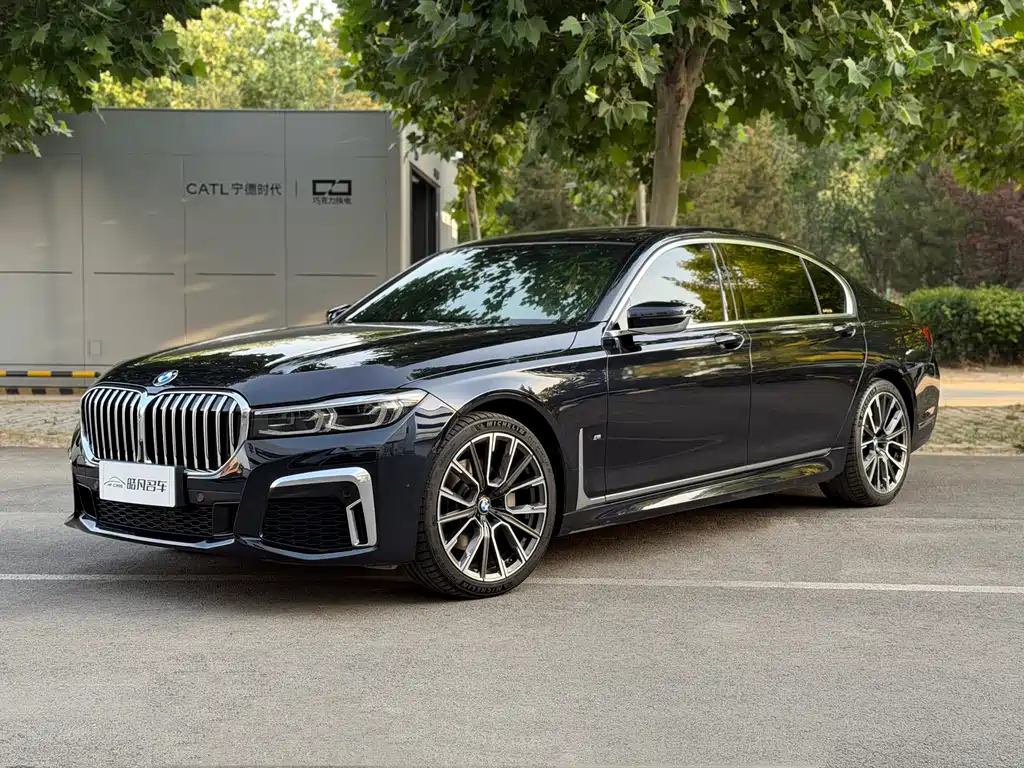 BMW 7 Series 2021 — фото 1