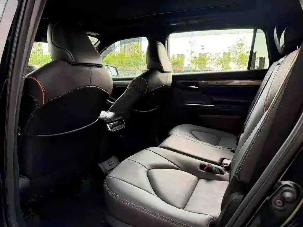 Toyota Crown Kluger 2025