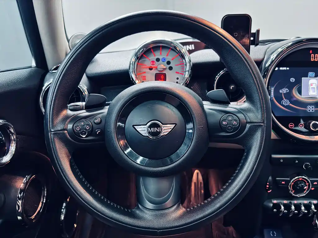 MINI Clubman 2014 — фото 12
