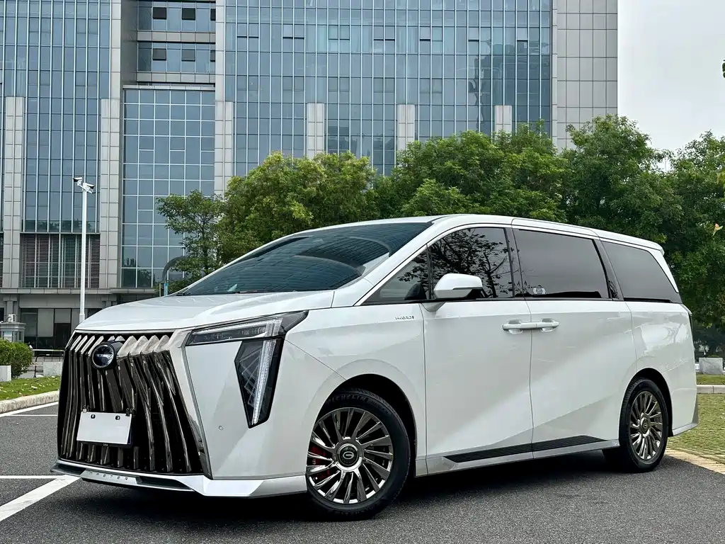 GAC Motor Trumpchi M8 2023 — фото 1