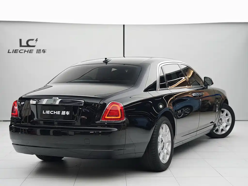 Rolls-Royce Ghost 2015 — фото 12