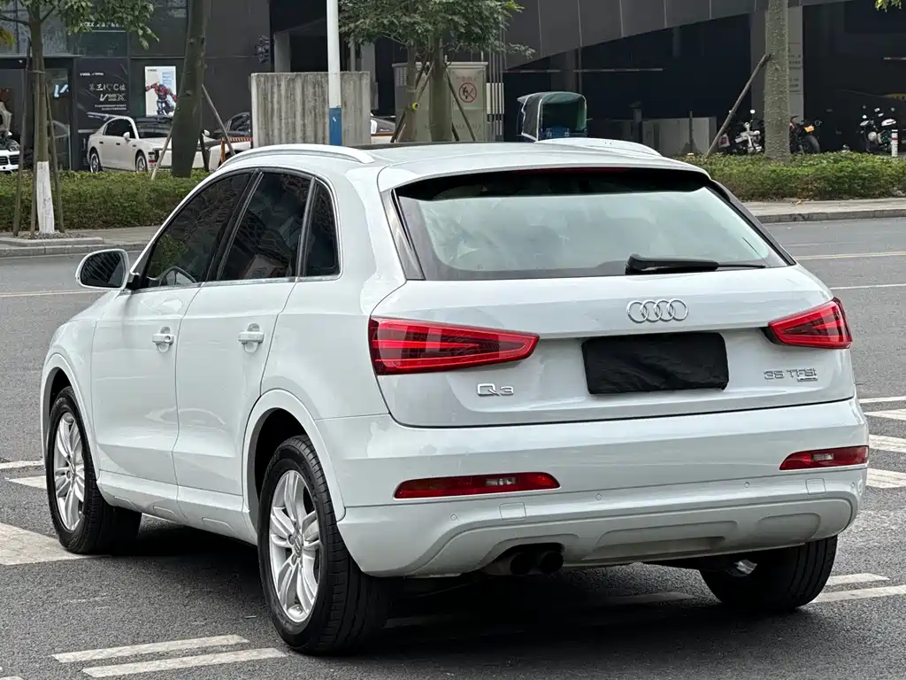 Audi Q3 2014 — фото 21