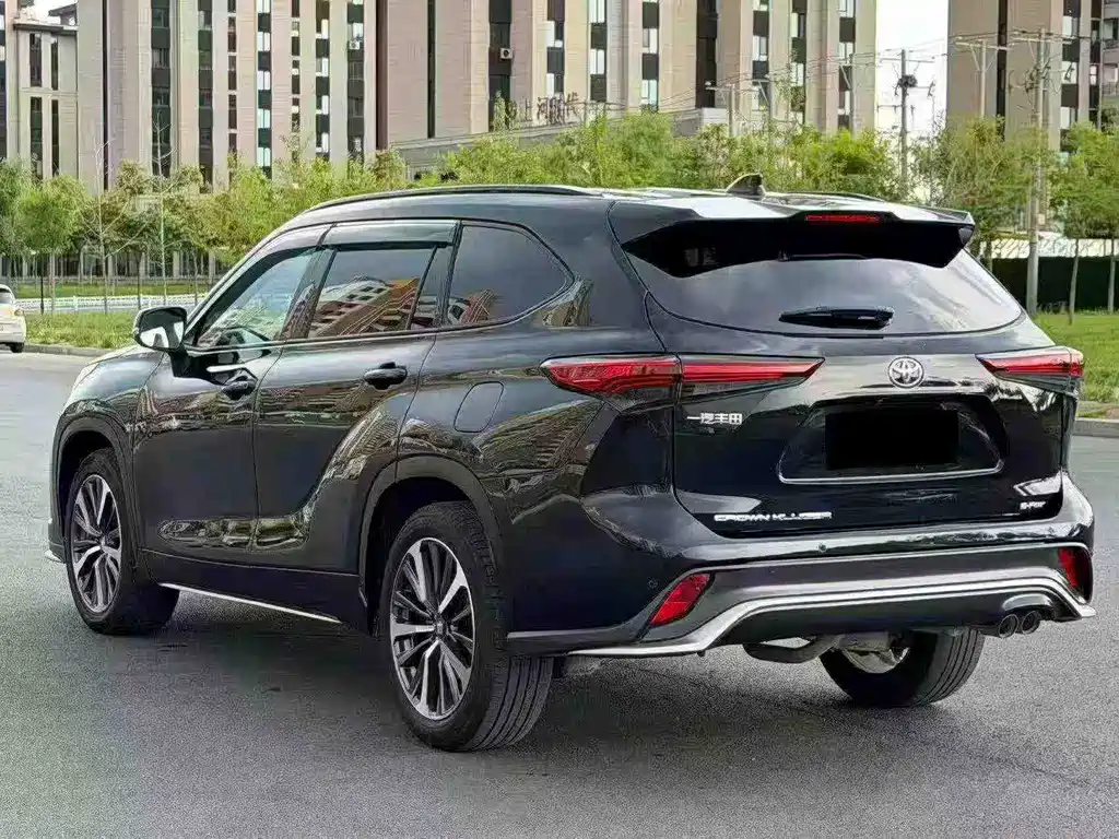 Toyota Crown Kluger 2025