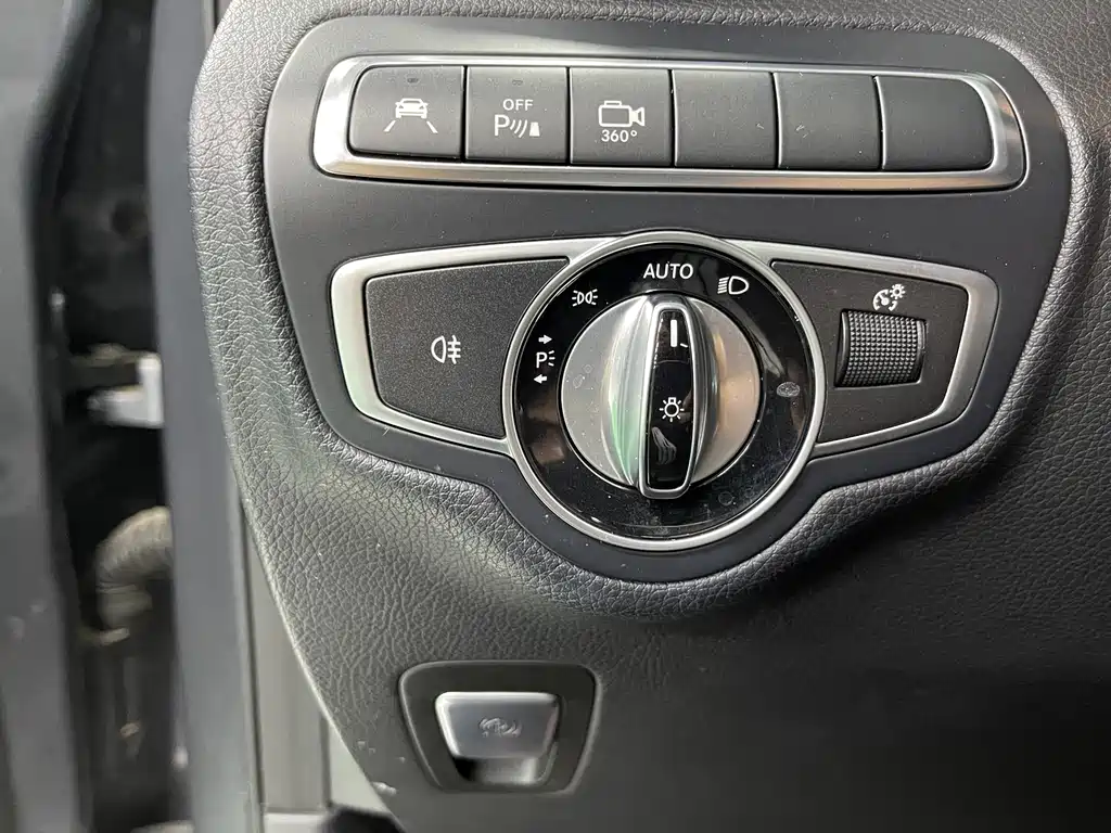 Mercedes-Benz GLC 2017 — фото 19