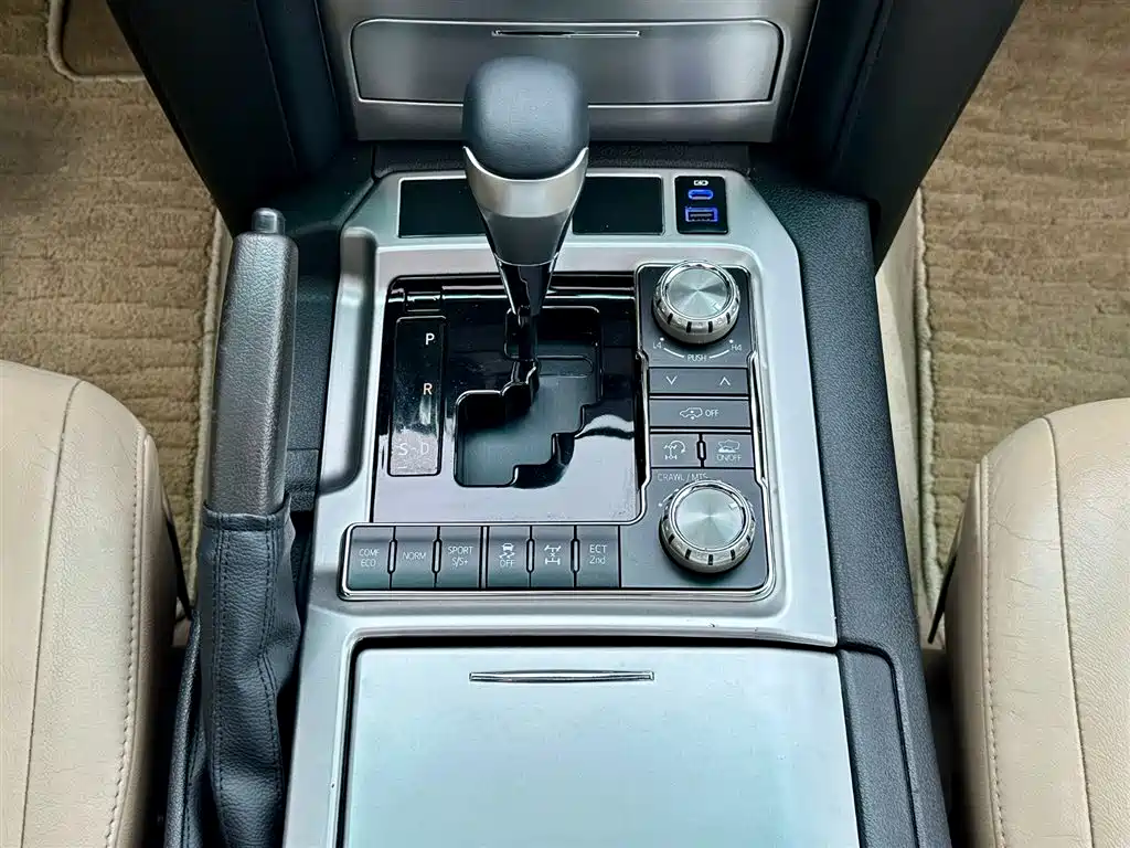 Toyota Land Cruiser 2012 — фото 21