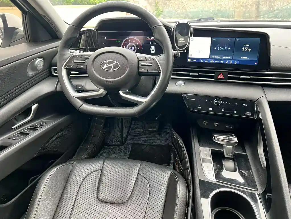 Hyundai Elantra 2021 — фото 10