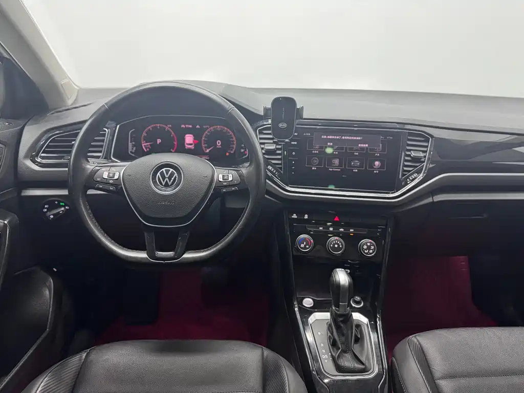 Volkswagen T-Roc 2021 — фото 12