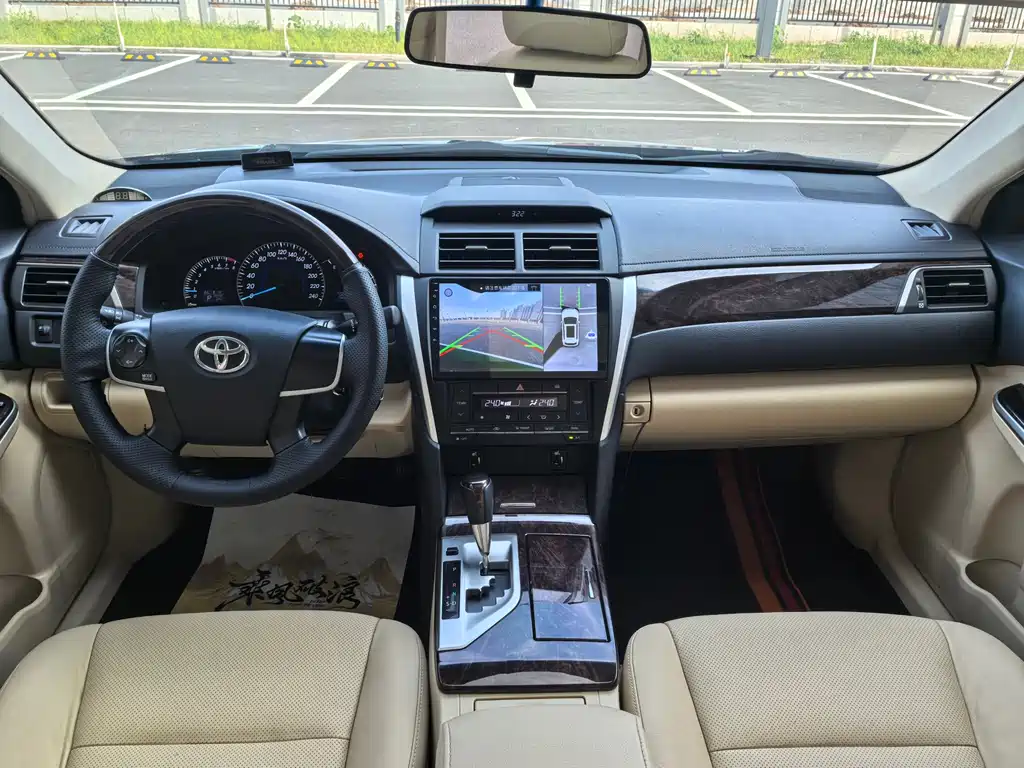 Toyota Camry 2015 — фото 11