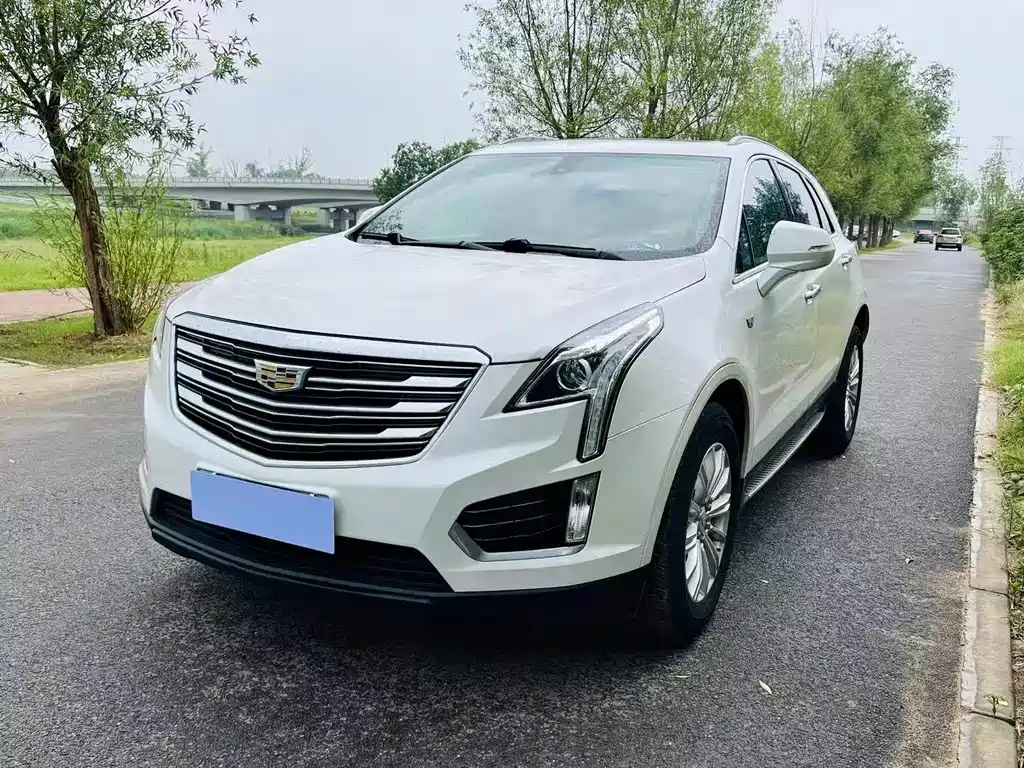 Cadillac XT5 2016 — фото 1