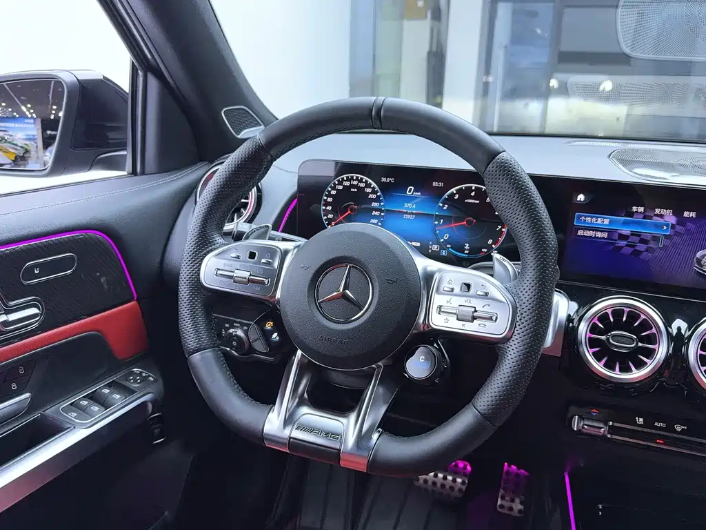 Mercedes-Benz GLB AMG 2023 — фото 9