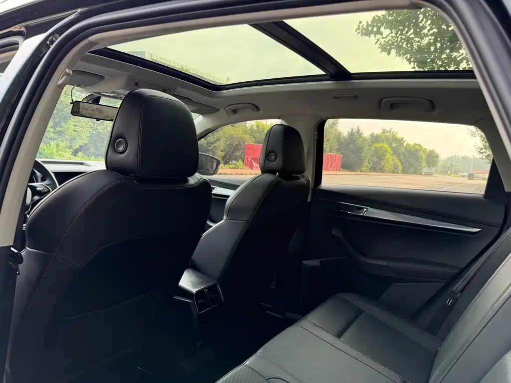 Skoda Karoq 2023 — фото 14