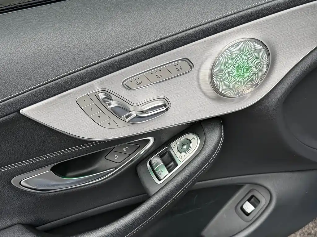 Mercedes-Benz C-Class 2019 — фото 11