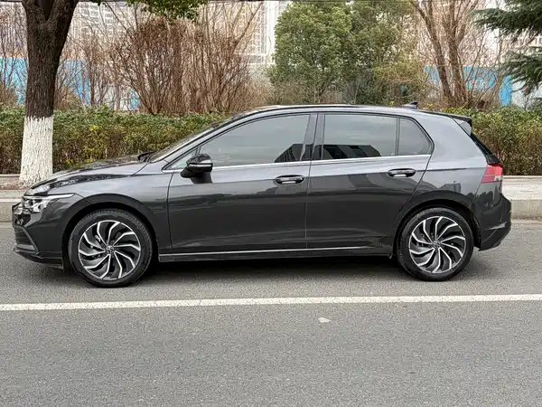 Volkswagen Golf 2021