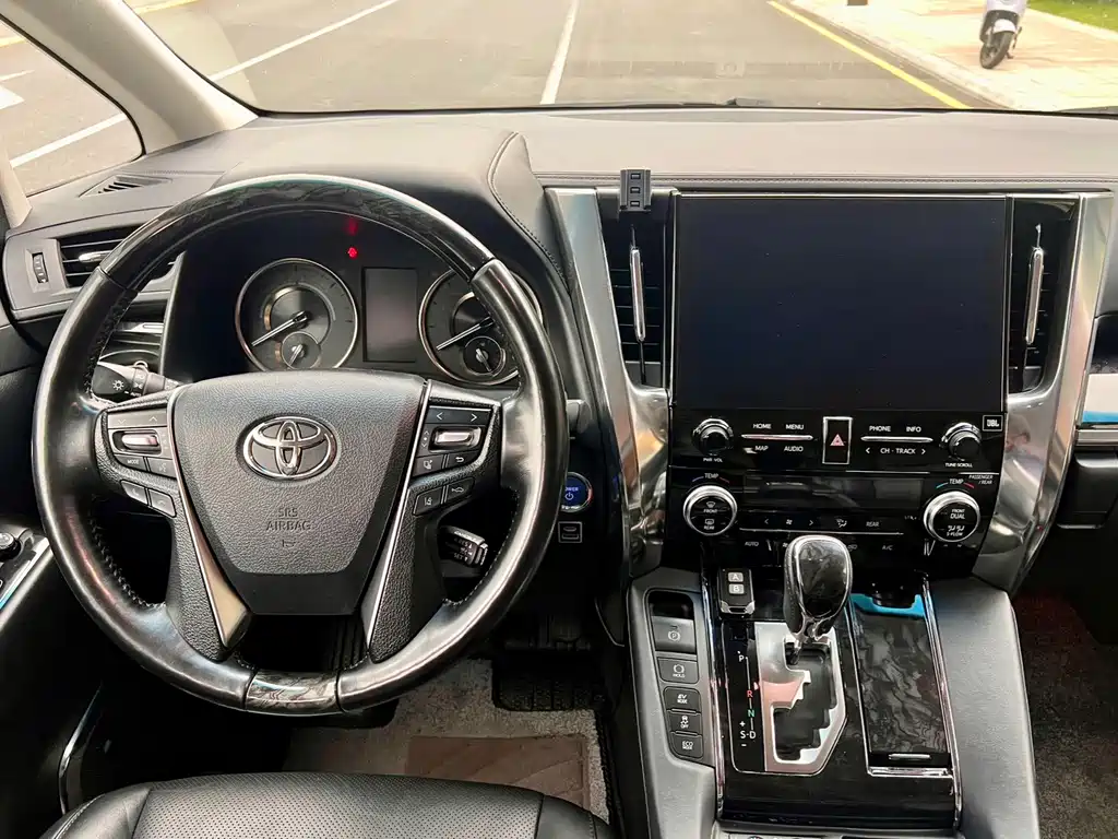 Toyota Vellfire 2020 — фото 9
