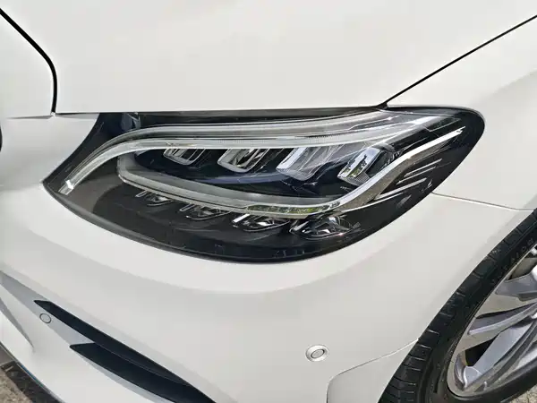 Mercedes-Benz C-Class 2021