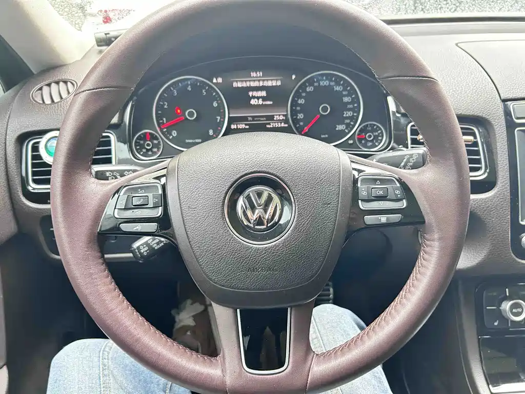 Volkswagen Touareg 2018 — фото 14