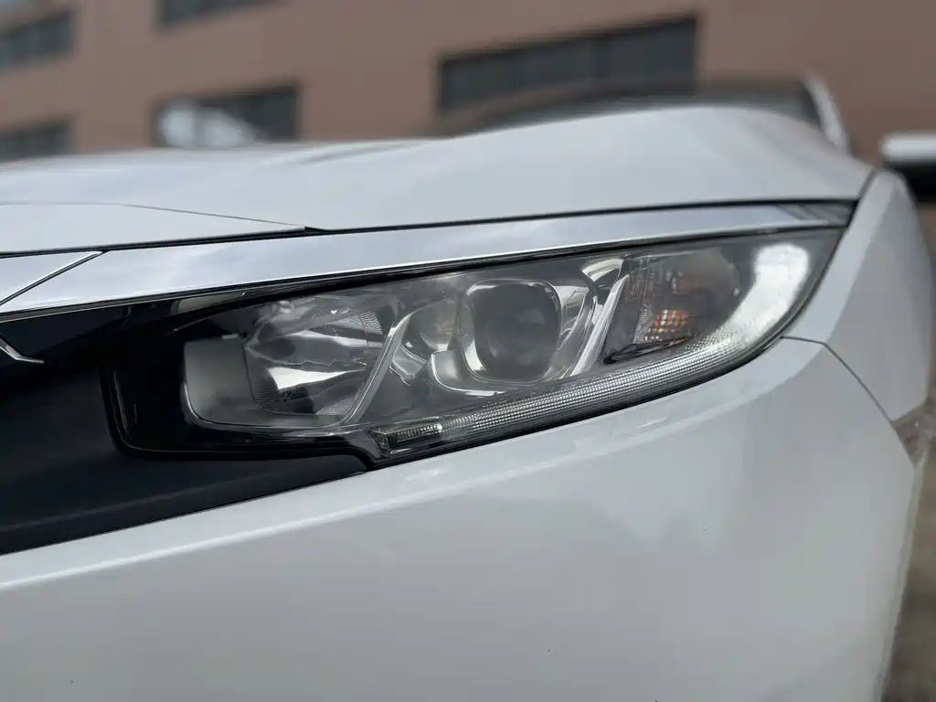 Honda Civic 2018 — фото 17