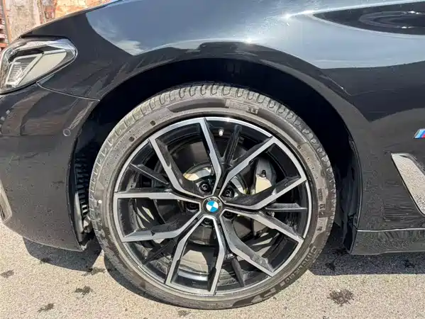 BMW 5 Series 2021