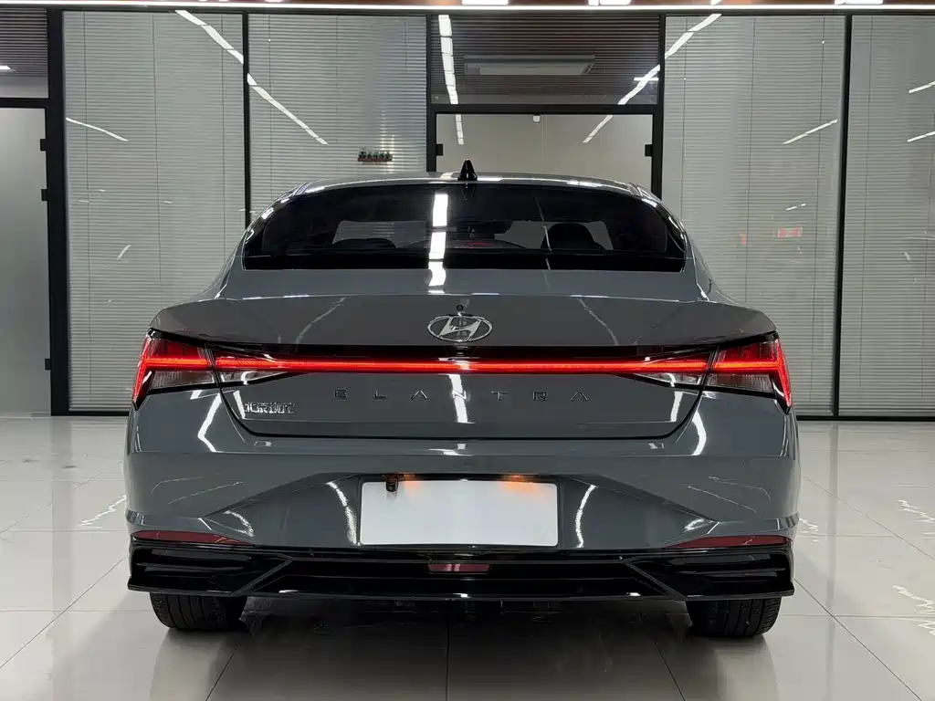 Hyundai Elantra 2023 — фото 20