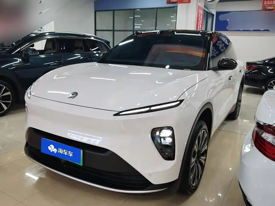 NIO ES8 2024