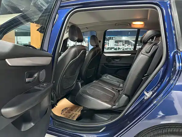 BMW 2 Series Wagon 2015