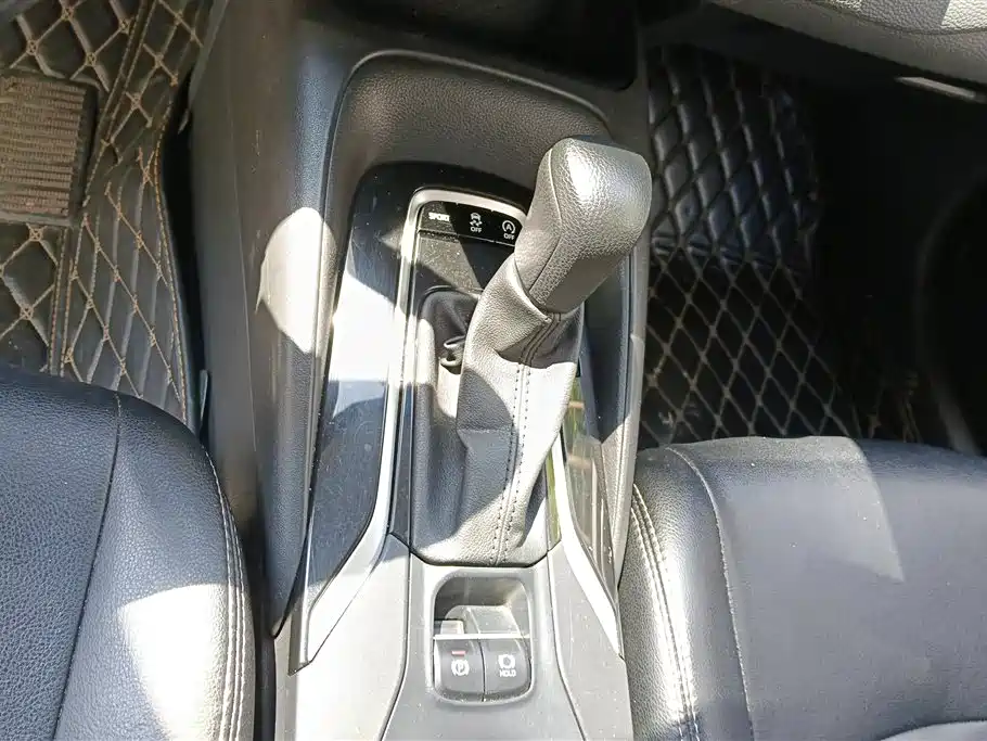 Toyota Corolla 2021 — фото 16