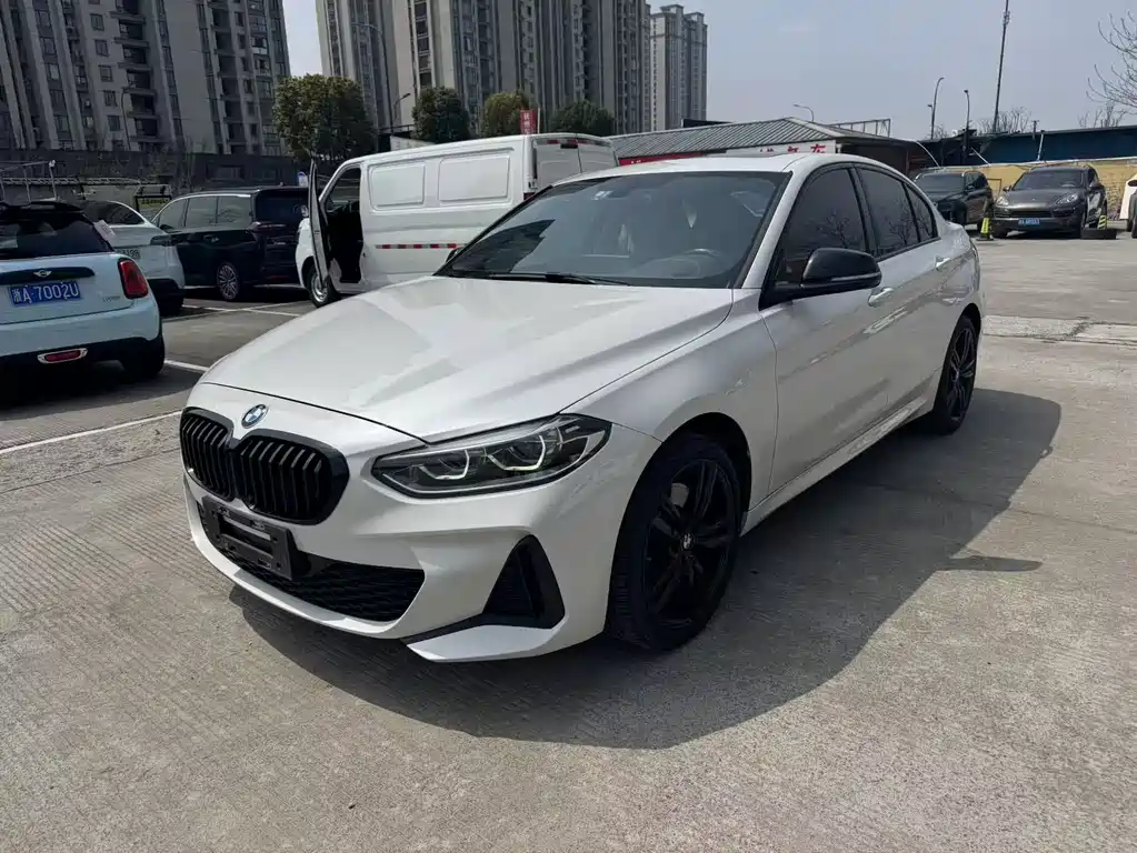 BMW 1 Series 2021 — фото 1
