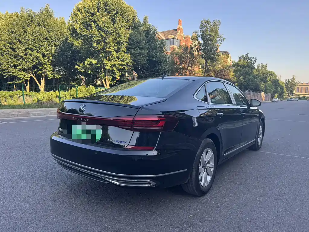Volkswagen Passat PHEV 2025 — фото 9