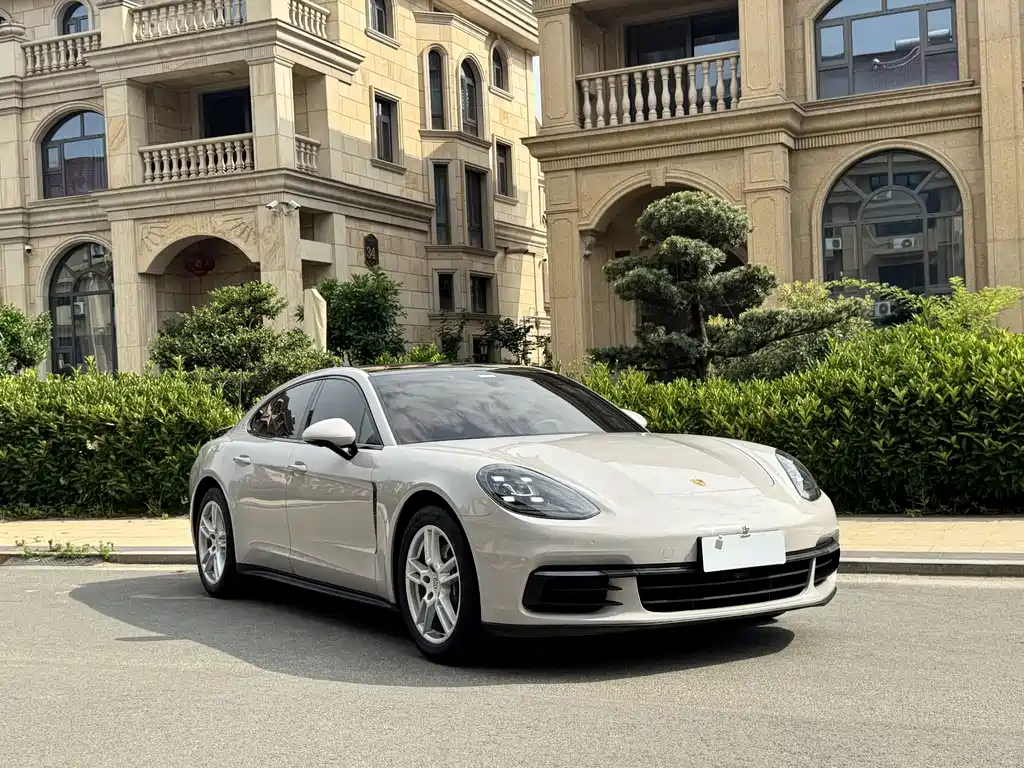 Porsche Panamera 2019 — фото 3