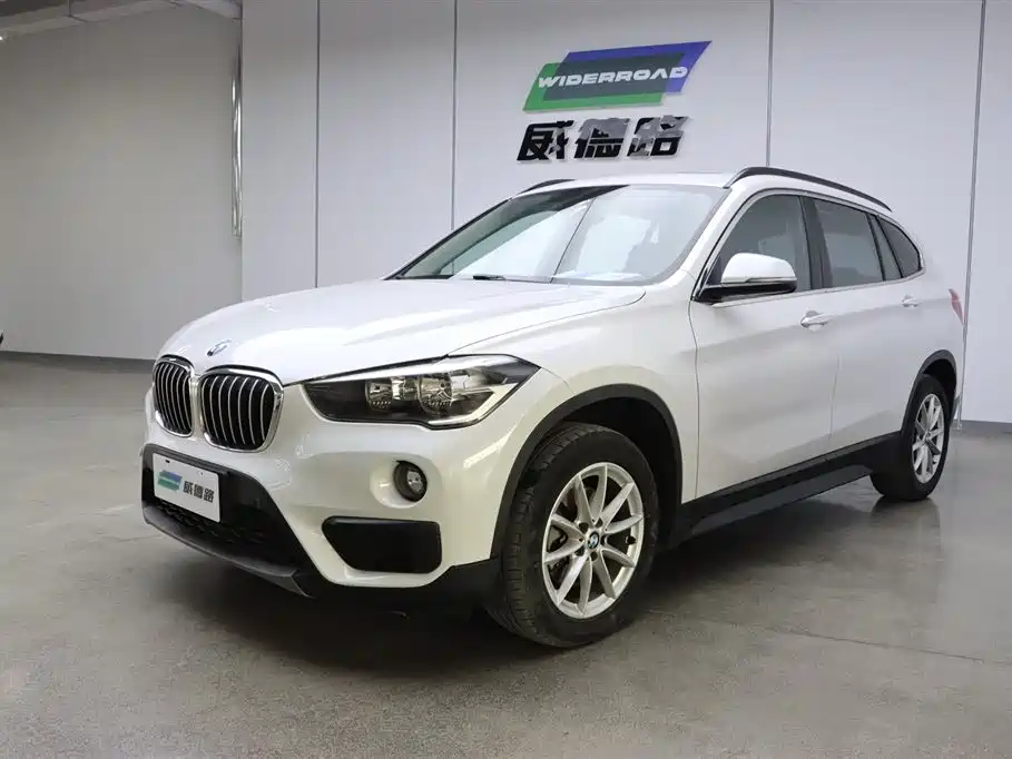 BMW X1 2019 — фото 1