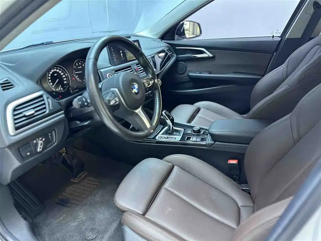 BMW 1 Series 2020 — фото 12